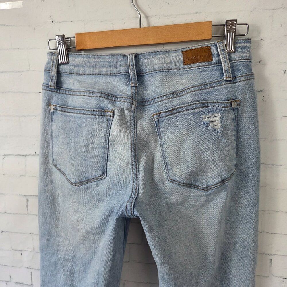 Judy Blue Boyfriend Fit Jeans Size 3 / 26 Waist Light Wash Distressed Stretch - Picture 5 of 10